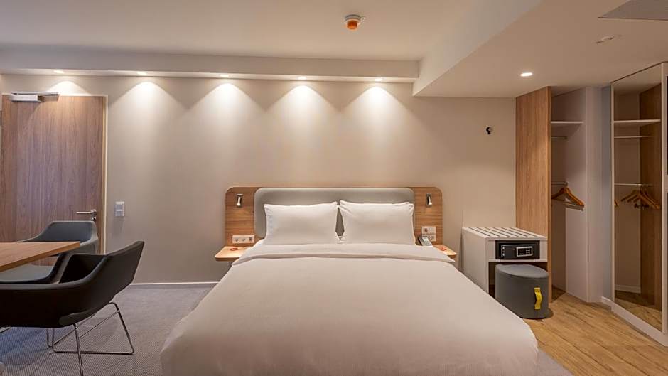 Holiday Inn Express And Suites Potsdam By IHG