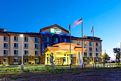 Holiday Inn Express & Suites Fresno Northwest-Herndon By IHG