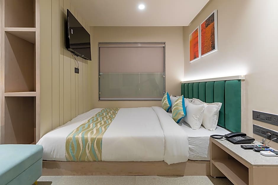 Hotel Red Vibe Unit Of RVS