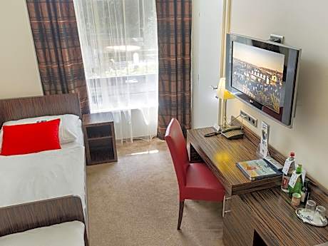 Family Two-Bedroom Suite (3 Adults)