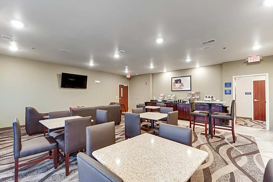 Cobblestone Hotel & Suites - Cozad