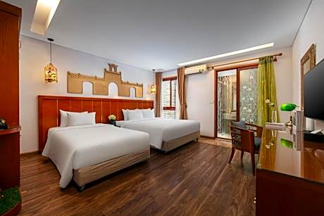 Deluxe Triple Room