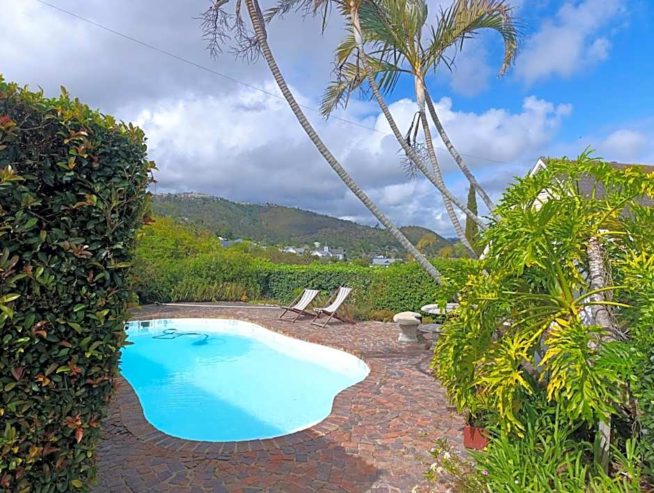 Guinea Fowl Lodge - Lagoon & Heads View B&B, Central Knysna