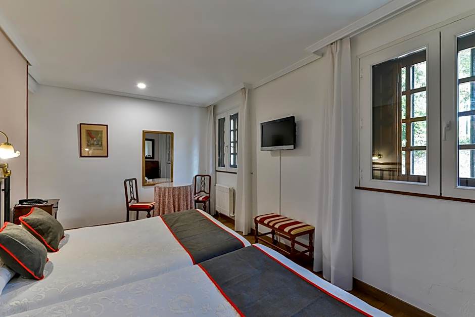 Hotel Santillana