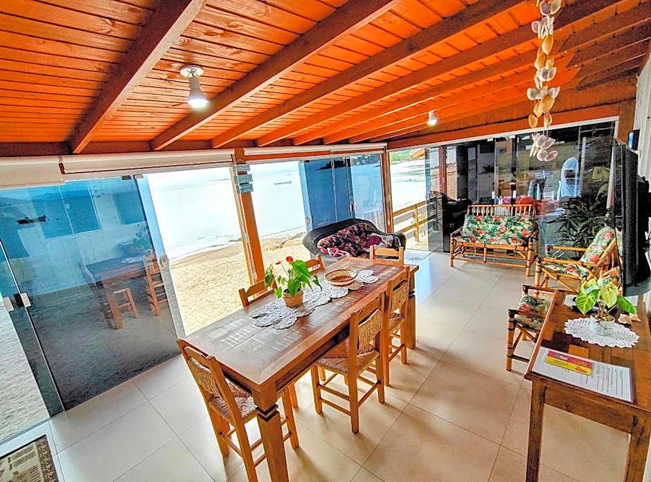 Casa charmosa pé na areia por do sol