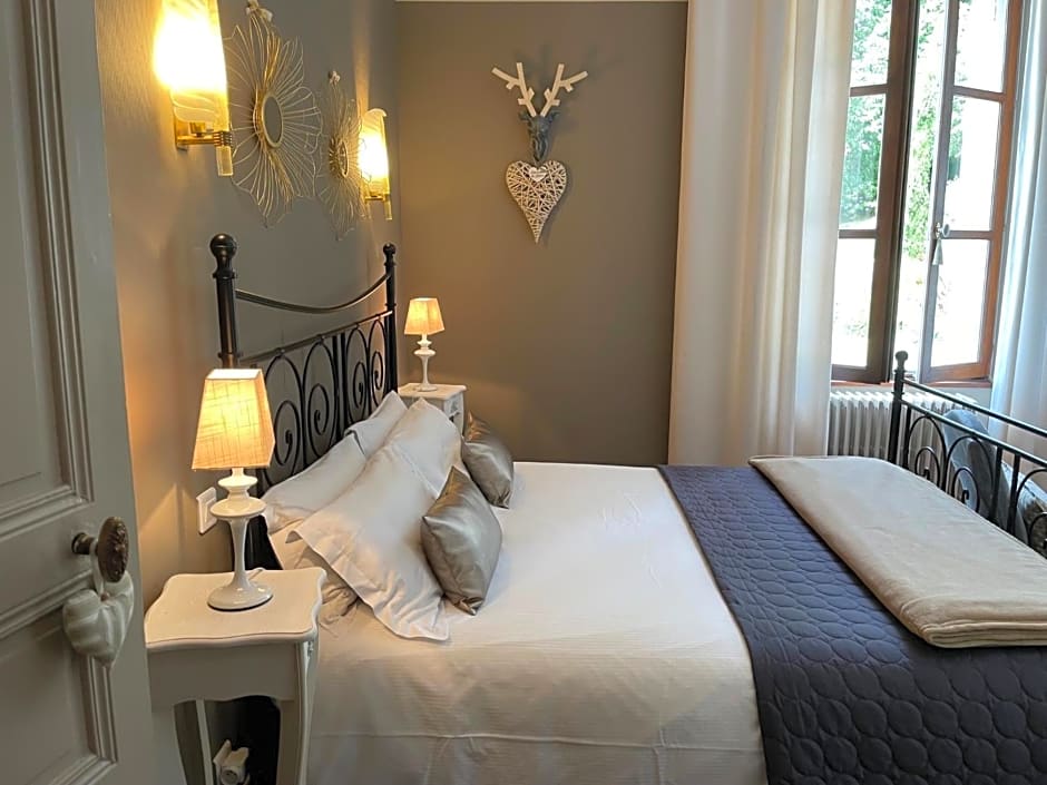 Maison d'hôtes et gîtes La Chouannerie à côté du parc du Puy duFou