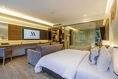 Deluxe Double Room with Pool View