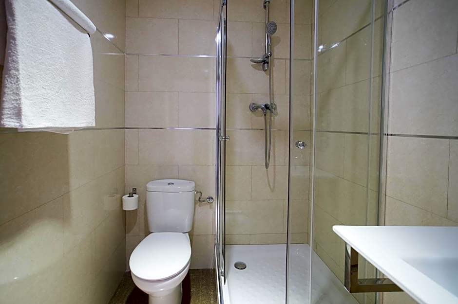 Hostal Drassanes