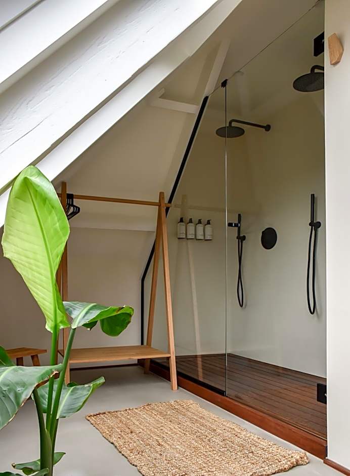 Van Heeckeren Apartments & Suites Nes