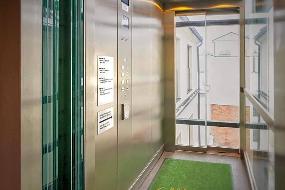Residence 9