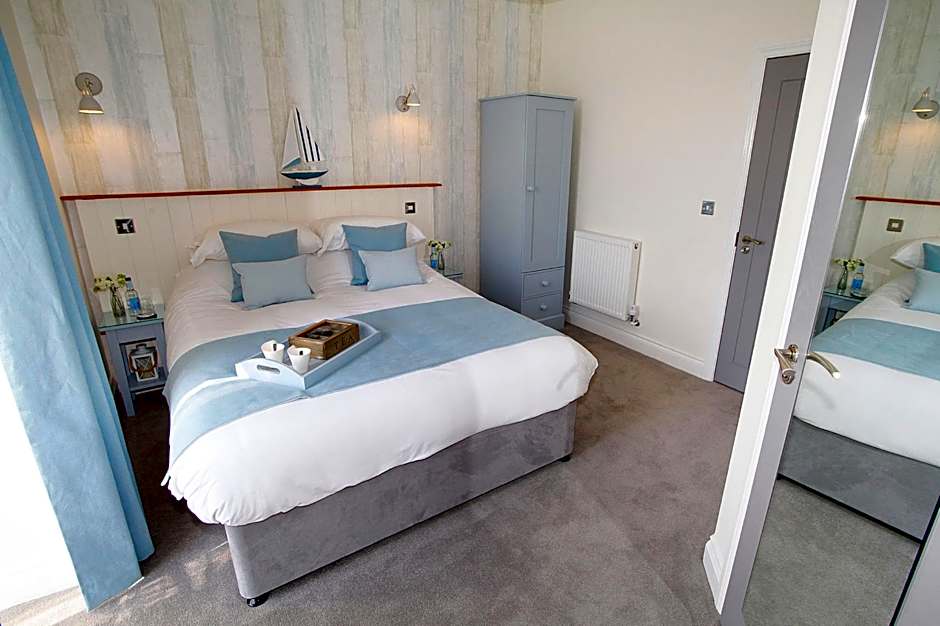 The Estuary Bar and Rooms