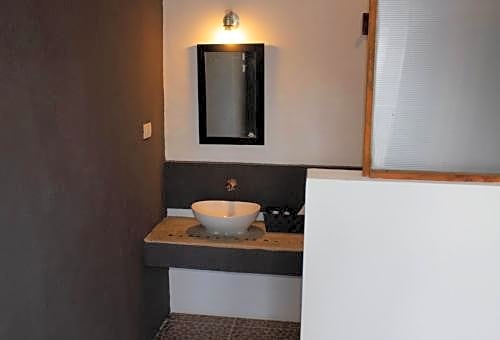 JH HOTEL