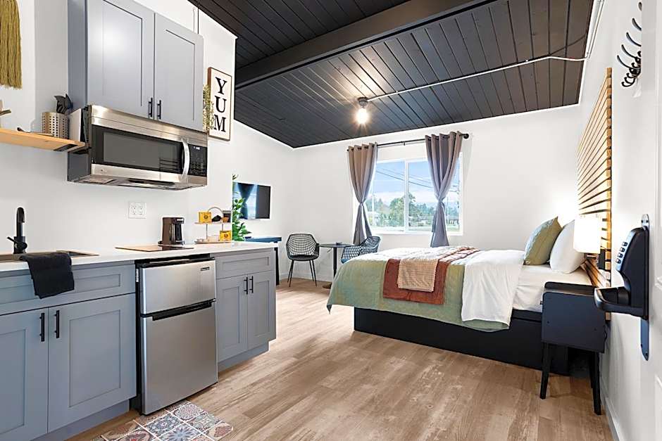 South Bay Inn
