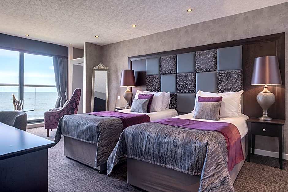 Number 44 Hotel & Bar