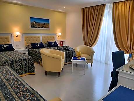 Family Room with Garden View