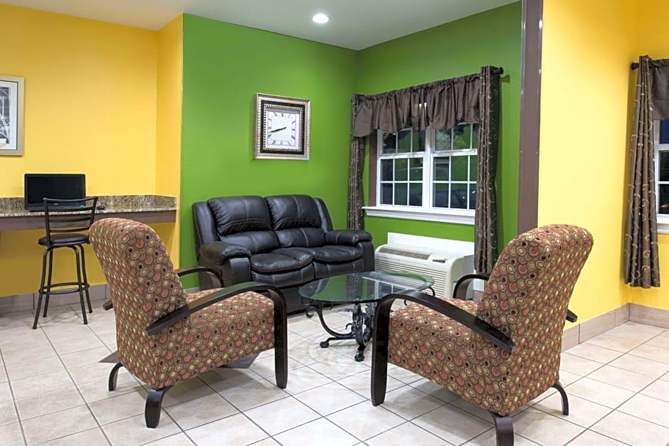 Microtel Inn by Wyndham Rogers