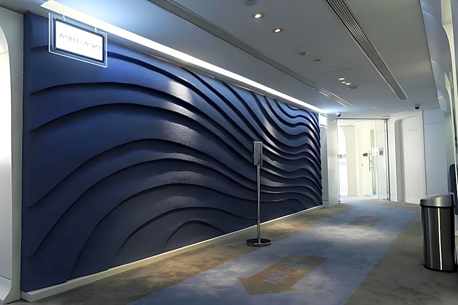 Planet Hotel