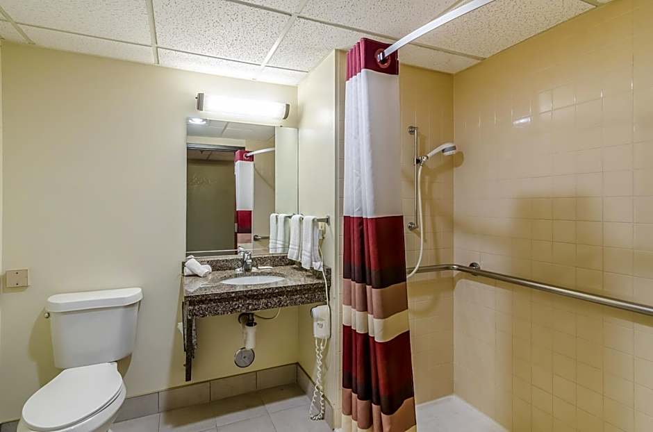 Red Roof Inn & Conference Center Wichita Airport