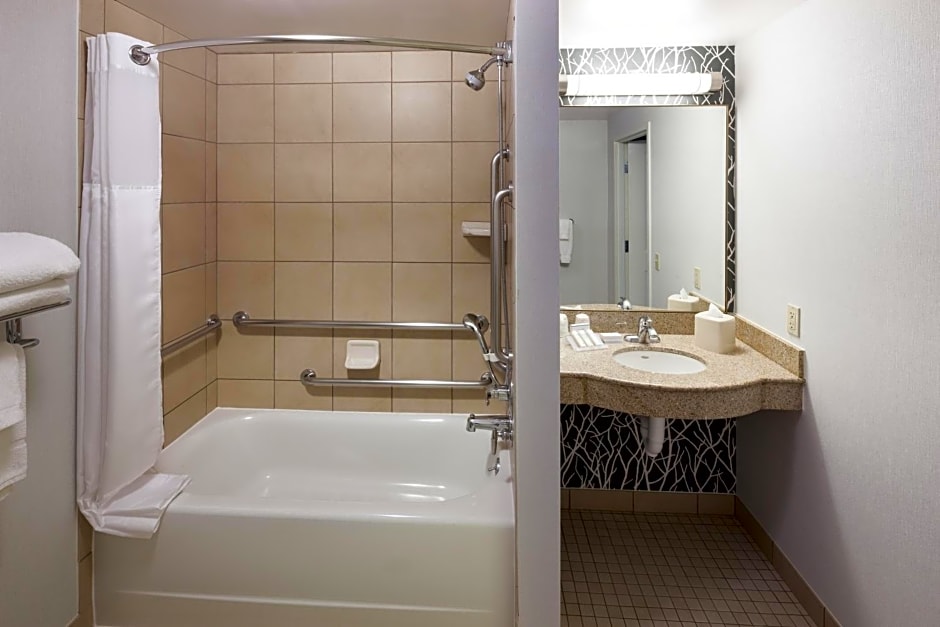 Hilton Garden Inn Lake Forest Mettawa