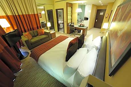 Studio King Suite with City View