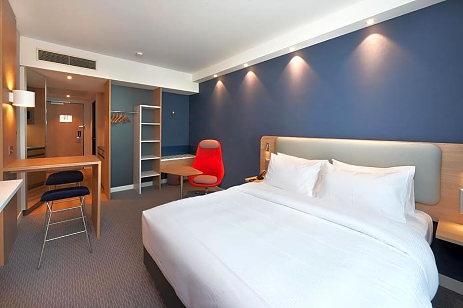 Holiday Inn Express And Suites Basel Allschwil By IHG