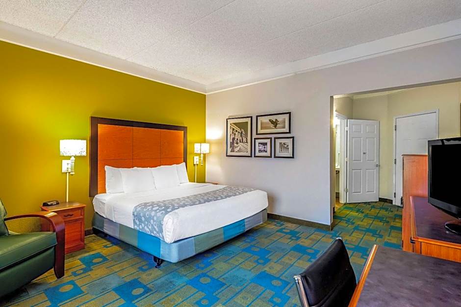 Photo 1 of 30 of La Quinta Inn & Suites by Wyndham Fremont / Silicon Valley