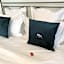 Botanique Suites AirBnB, Antwerp
