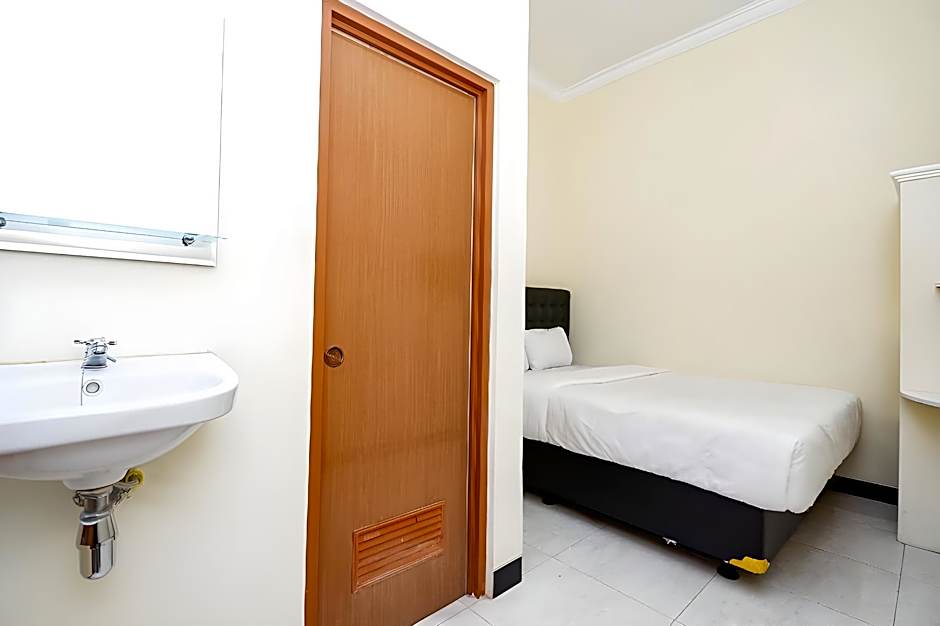 Capital O 2258 Santana Syariah Guest House