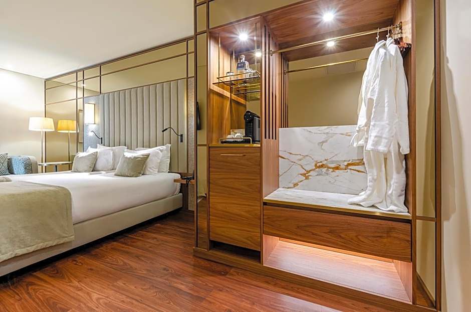 Photo 1 of 6 of Executive 2 Beds