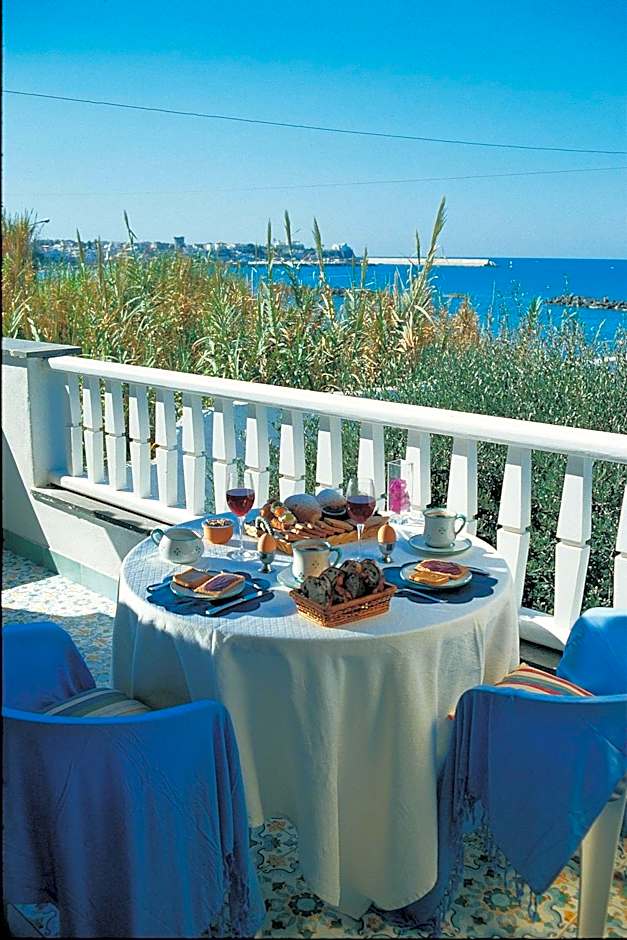 Hotel La Scogliera