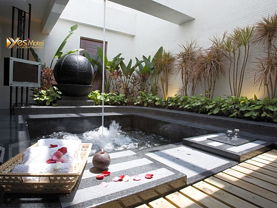 Yes Motel City Resort Paradise