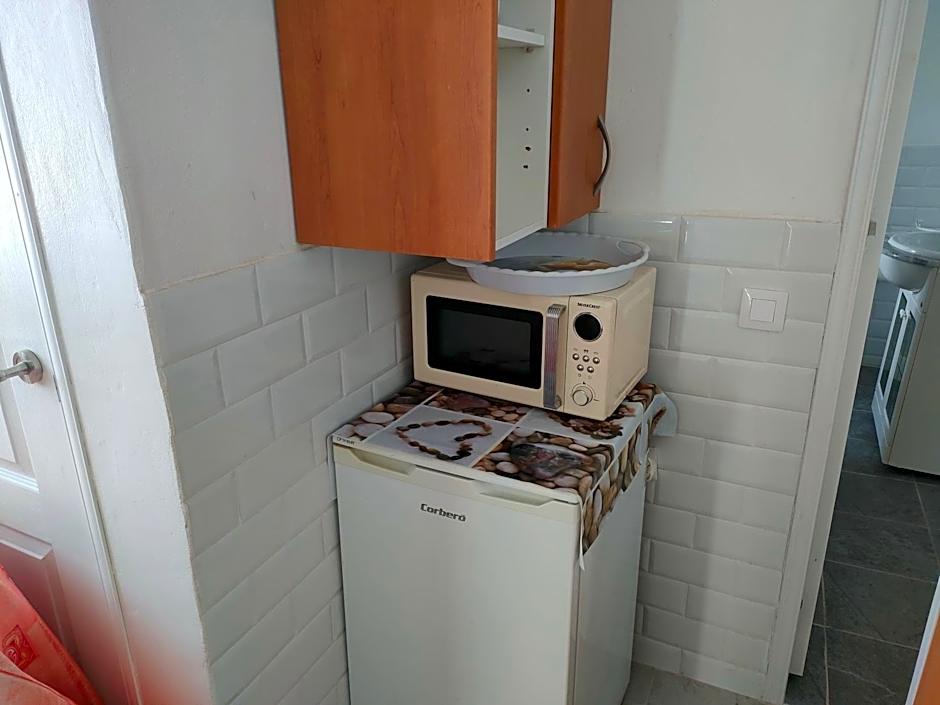 Alba 2 apartamento y Alba 3 habitación con baño