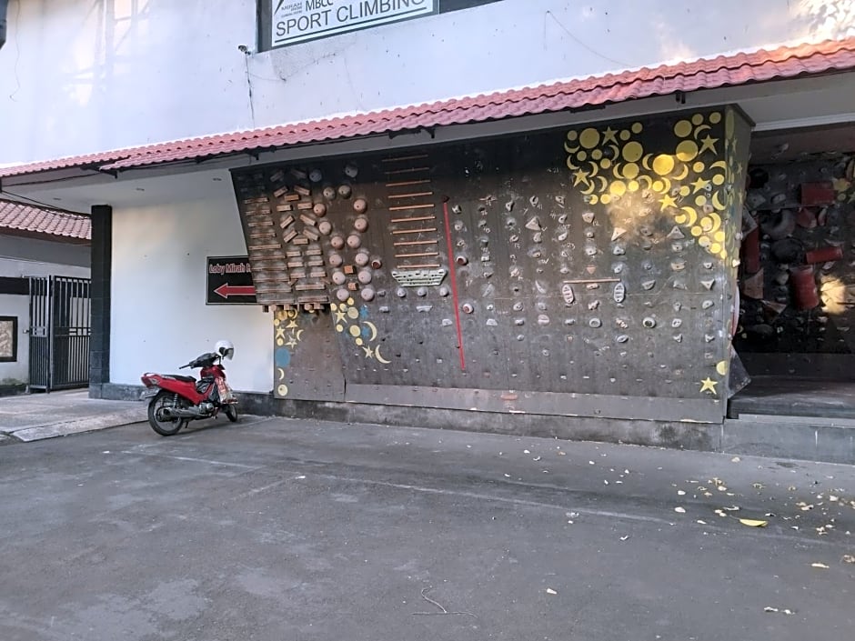 Mirah Hostel Legian