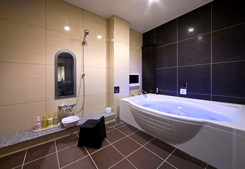 JEWEL HOTEL LUXURY MODERN (Adult Only)