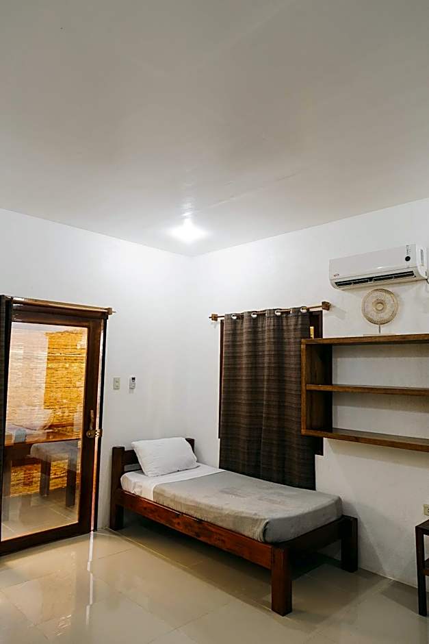 Casa De Loren Family Room