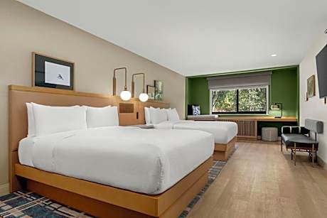 Standard Queen Room - Mobility/Hearing Accessible with Tub