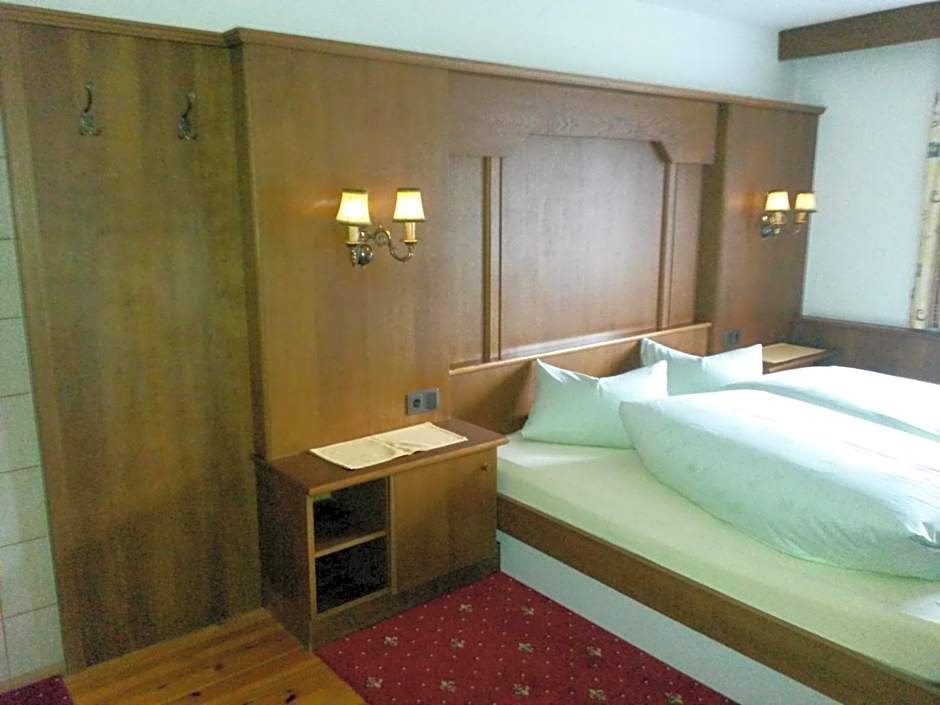 Gasthof Pension Traube