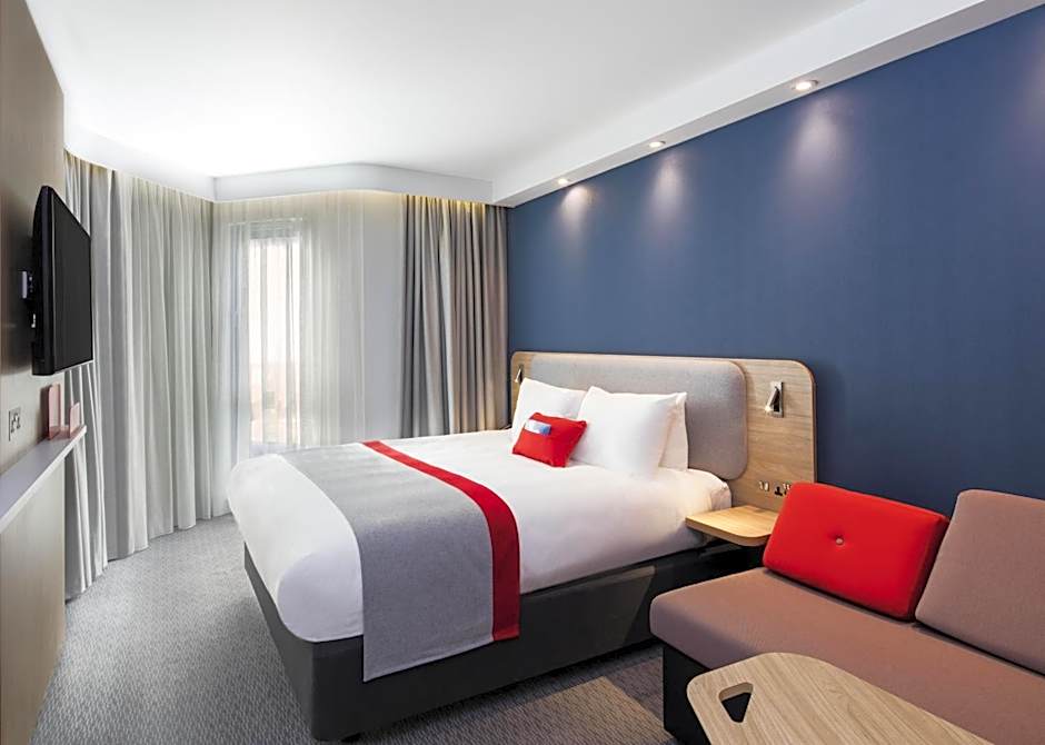 Holiday Inn Express Belfast City Queens Quarter By IHG