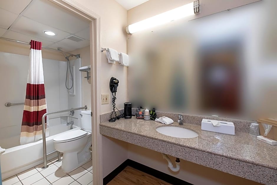 Red Roof Inn & Suites Dothan