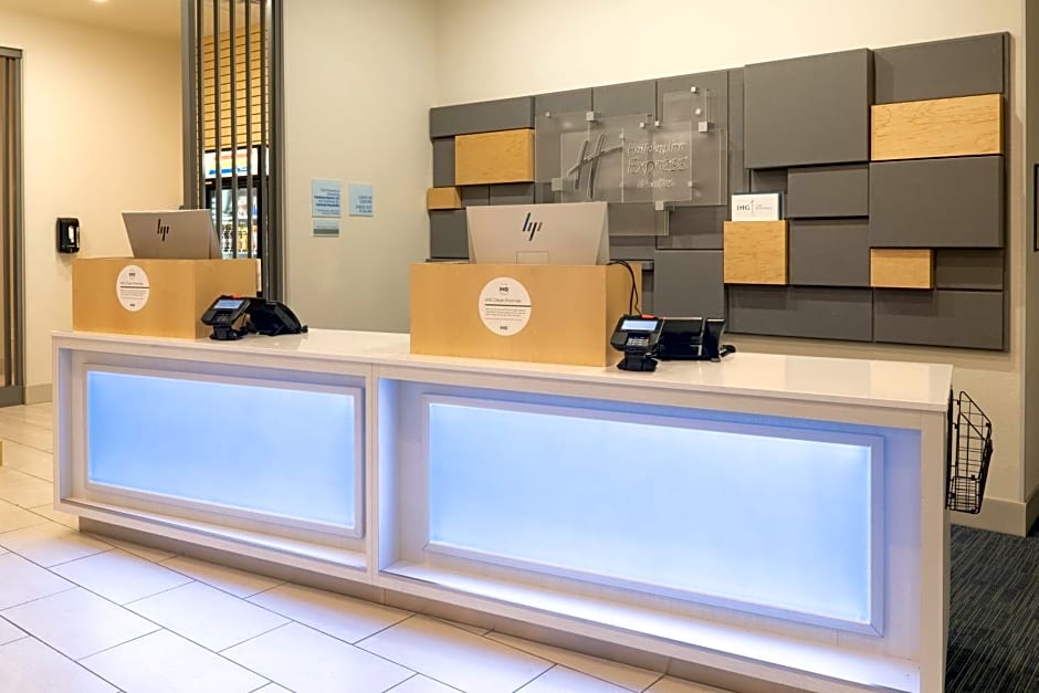 Holiday Inn Express And Suites Firestone Longmont By IHG