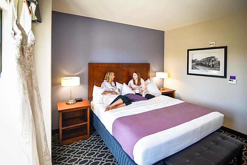 Bluemont Hotel