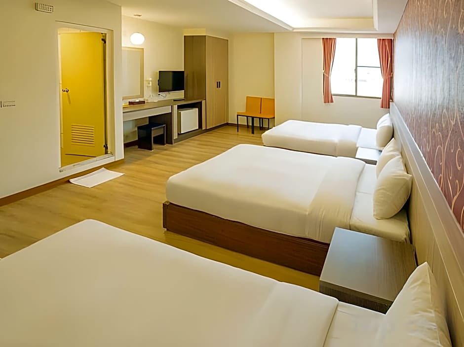 Yadi Hotel