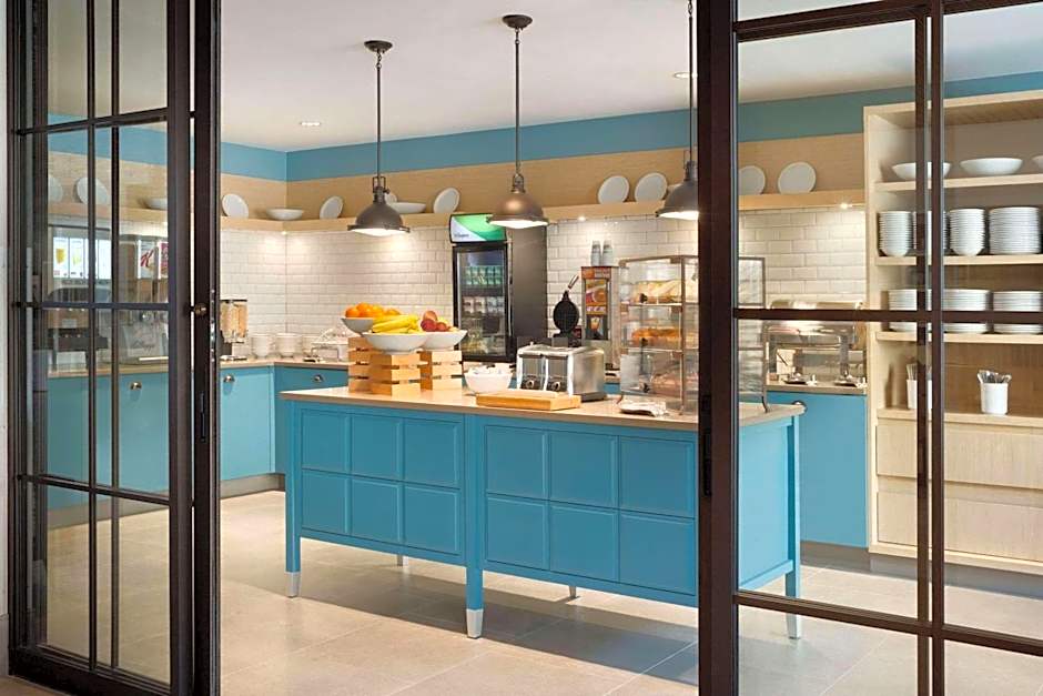 Country Inn & Suites by Radisson Asheville River Arts District