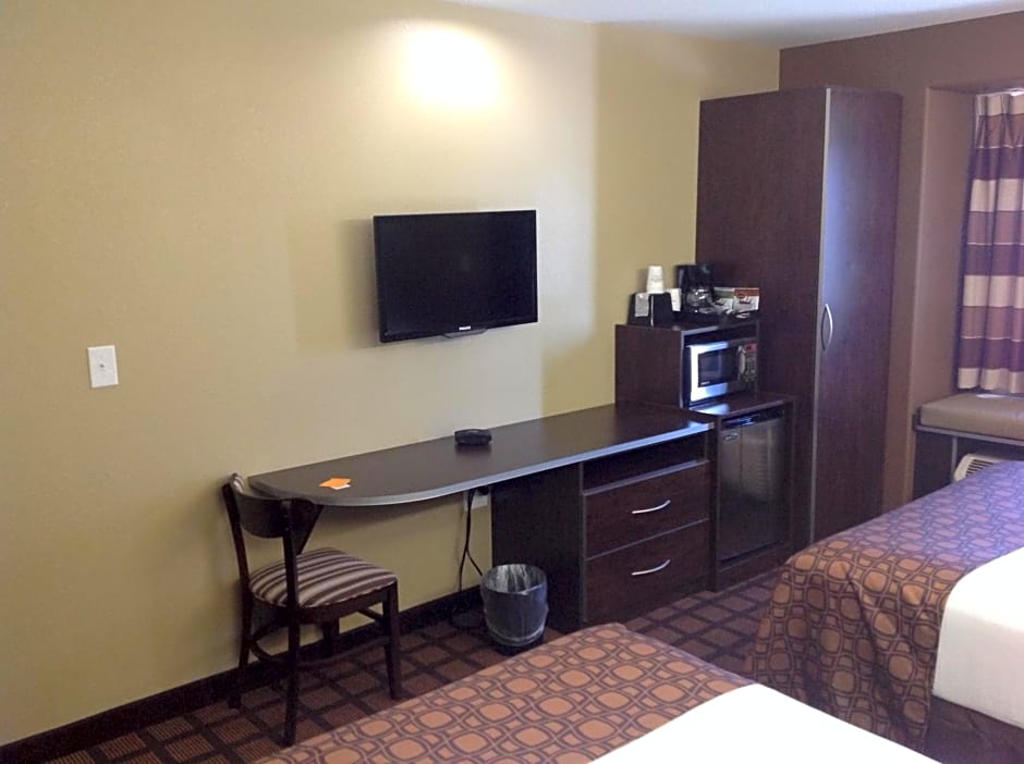 Microtel Inn & Suites Gonzales TX
