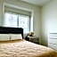 3BR Modern Home - Near SkyTrain - Free Parking & Pet Friendly