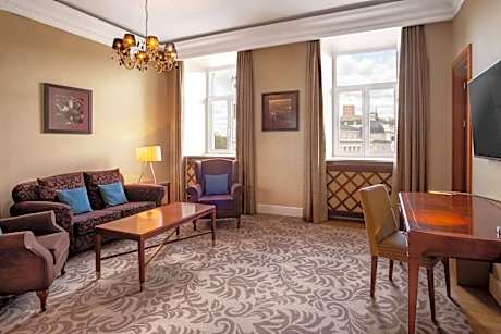 One-Bedroom King Suite