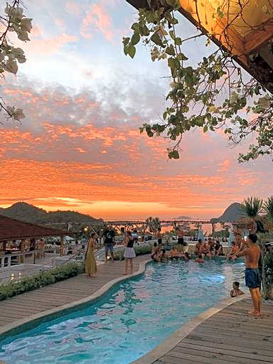 Seaesta Komodo Hostel & Hotel