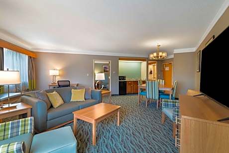 King Suite - Non-Smoking