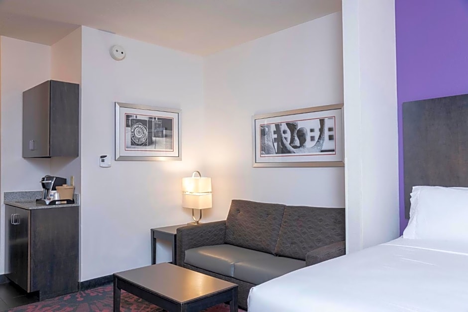 Holiday Inn Express & Suites Columbus - Polaris Parkway / COLUMBUS