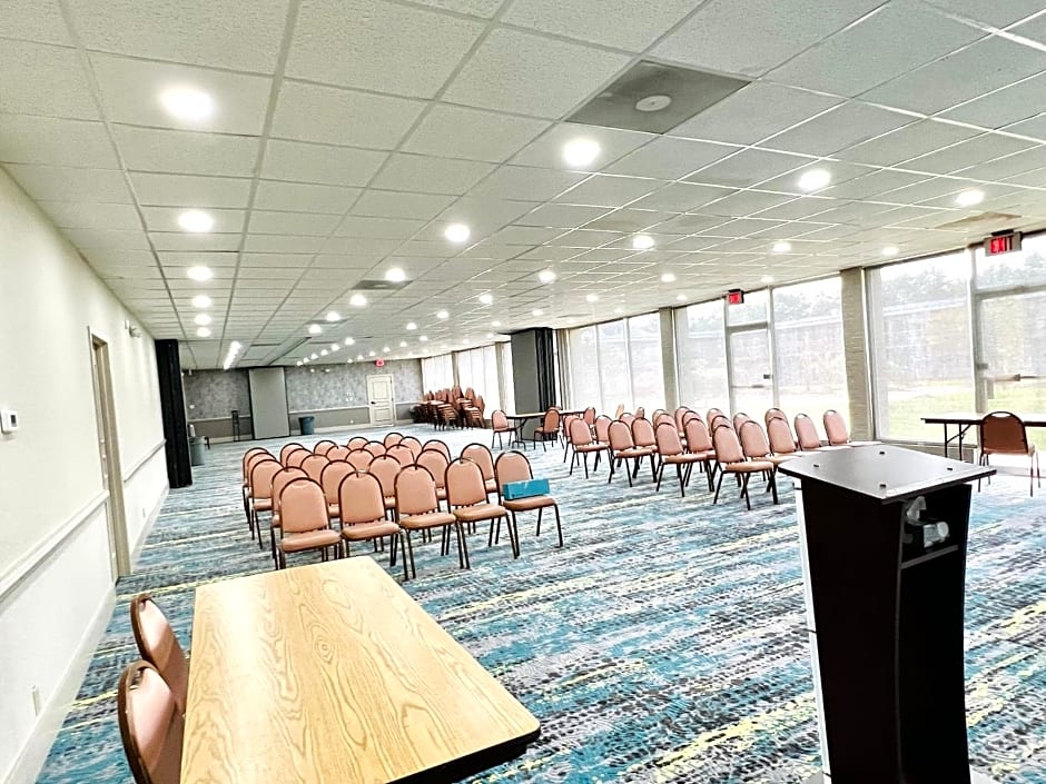 Quality Inn & Suites McDonough South I-75